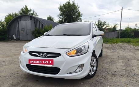 Hyundai Solaris II рестайлинг, 2013 год, 585 000 рублей, 2 фотография
