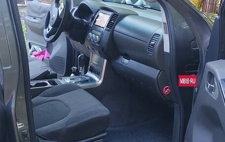 Nissan Navara (Frontier), 2010 год, 1 600 000 рублей, 33 фотография