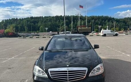 Mercedes-Benz S-Класс, 2010 год, 2 600 000 рублей, 3 фотография