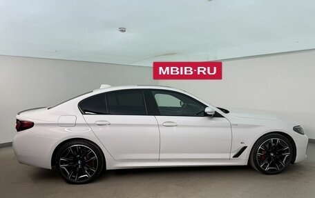 BMW 5 серия, 2023 год, 7 050 000 рублей, 4 фотография
