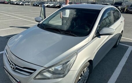 Hyundai Solaris II рестайлинг, 2014 год, 940 000 рублей, 2 фотография