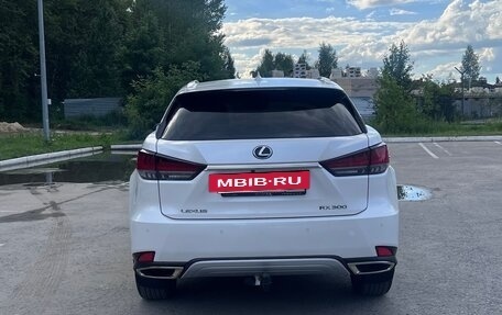 Lexus RX IV рестайлинг, 2019 год, 5 170 000 рублей, 8 фотография