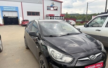 Hyundai Solaris II рестайлинг, 2011 год, 500 000 рублей, 3 фотография