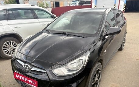 Hyundai Solaris II рестайлинг, 2011 год, 500 000 рублей, 4 фотография