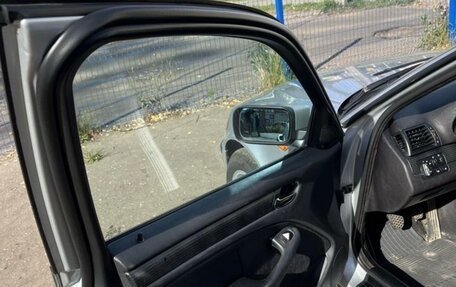 BMW 3 серия, 2004 год, 530 000 рублей, 22 фотография