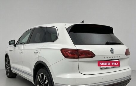 Volkswagen Touareg III, 2018 год, 5 200 000 рублей, 5 фотография