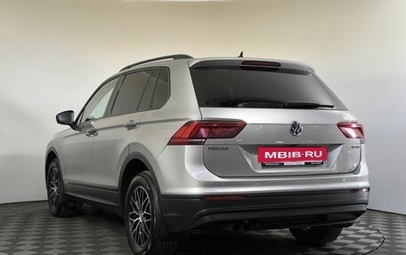Volkswagen Tiguan II, 2020 год, 2 880 000 рублей, 6 фотография