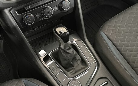 Volkswagen Tiguan II, 2020 год, 2 880 000 рублей, 18 фотография