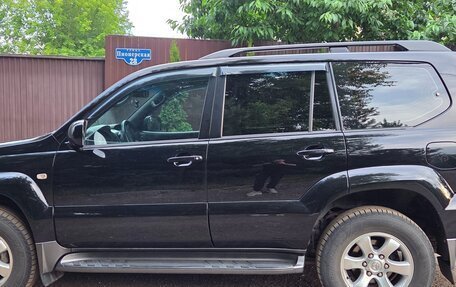 Toyota Land Cruiser Prado 120 рестайлинг, 2004 год, 1 978 000 рублей, 2 фотография