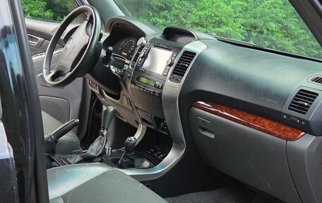 Toyota Land Cruiser Prado 120 рестайлинг, 2004 год, 1 978 000 рублей, 11 фотография