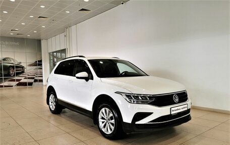 Volkswagen Tiguan II, 2021 год, 2 495 000 рублей, 3 фотография
