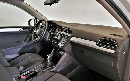 Volkswagen Tiguan II, 2021 год, 2 495 000 рублей, 12 фотография
