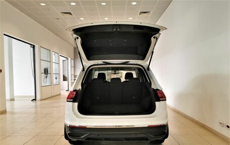 Volkswagen Tiguan II, 2021 год, 2 495 000 рублей, 11 фотография