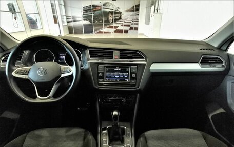 Volkswagen Tiguan II, 2021 год, 2 495 000 рублей, 13 фотография