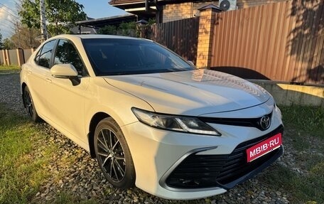 Toyota Camry, 2021 год, 2 230 000 рублей, 1 фотография