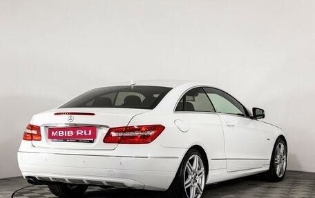 Mercedes-Benz E-Класс, 2011 год, 1 349 000 рублей, 6 фотография