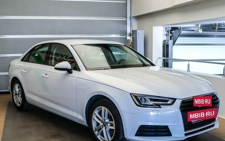 Audi A4, 2019 год, 2 730 000 рублей, 4 фотография