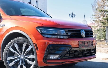 Volkswagen Tiguan II, 2018 год, 2 999 999 рублей, 3 фотография