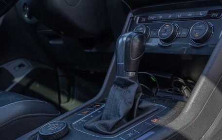 Volkswagen Tiguan II, 2018 год, 2 999 999 рублей, 7 фотография
