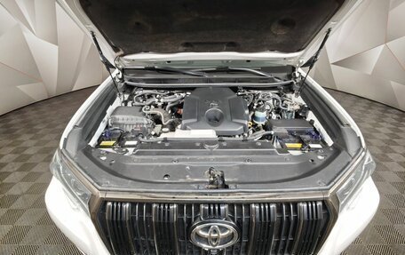 Toyota Land Cruiser Prado 150 рестайлинг 2, 2021 год, 4 955 000 рублей, 11 фотография