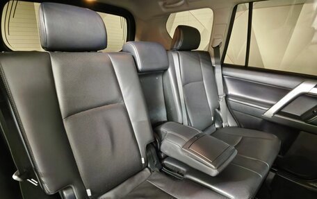 Toyota Land Cruiser Prado 150 рестайлинг 2, 2021 год, 4 955 000 рублей, 17 фотография