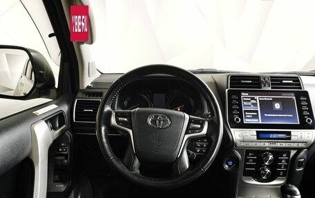 Toyota Land Cruiser Prado 150 рестайлинг 2, 2021 год, 4 955 000 рублей, 20 фотография