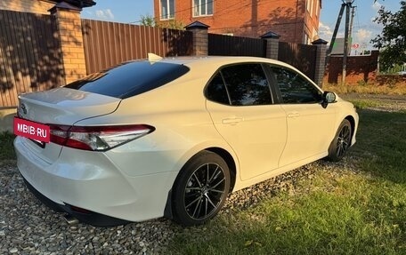 Toyota Camry, 2021 год, 2 230 000 рублей, 3 фотография
