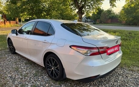 Toyota Camry, 2021 год, 2 230 000 рублей, 4 фотография