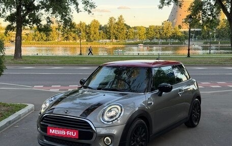 MINI Hatch, 2020 год, 1 990 000 рублей, 1 фотография