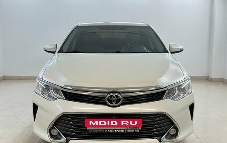 Toyota Camry, 2017 год, 2 170 000 рублей, 2 фотография
