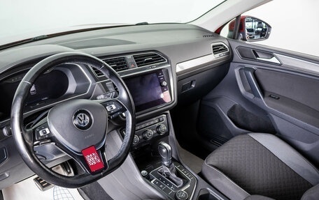 Volkswagen Tiguan II, 2018 год, 2 299 000 рублей, 8 фотография
