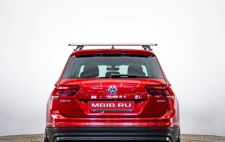 Volkswagen Tiguan II, 2018 год, 2 299 000 рублей, 5 фотография