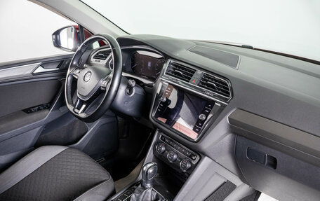 Volkswagen Tiguan II, 2018 год, 2 299 000 рублей, 11 фотография