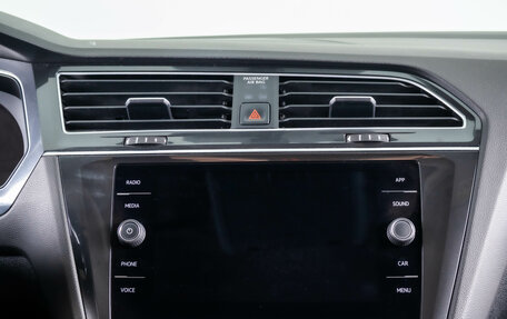 Volkswagen Tiguan II, 2018 год, 2 299 000 рублей, 18 фотография