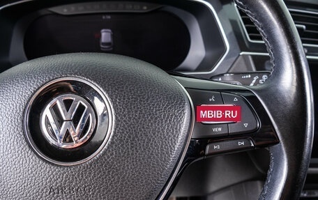 Volkswagen Tiguan II, 2018 год, 2 299 000 рублей, 17 фотография
