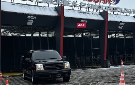 Cadillac Escalade II, 2003 год, 1 870 000 рублей, 9 фотография
