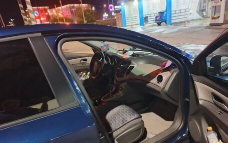 Chevrolet Cruze II, 2010 год, 495 000 рублей, 6 фотография
