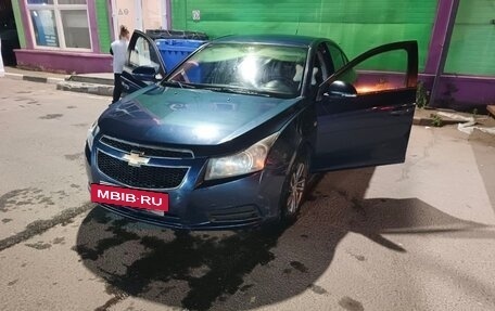Chevrolet Cruze II, 2010 год, 495 000 рублей, 7 фотография
