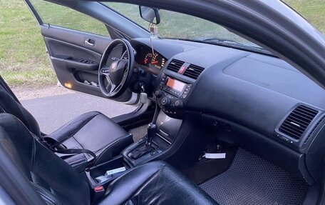 Honda Accord VII рестайлинг, 2004 год, 855 000 рублей, 3 фотография