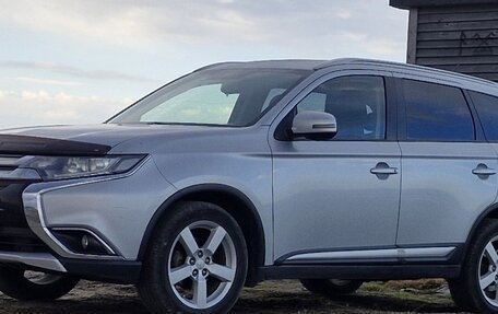 Mitsubishi Outlander III рестайлинг 3, 2016 год, 2 000 000 рублей, 3 фотография