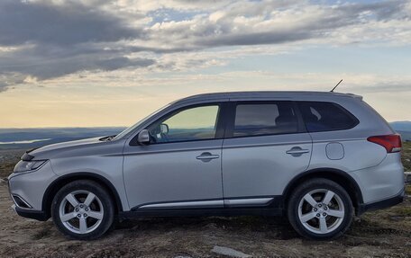 Mitsubishi Outlander III рестайлинг 3, 2016 год, 2 000 000 рублей, 8 фотография