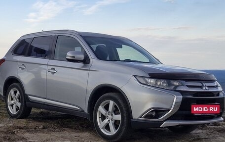 Mitsubishi Outlander III рестайлинг 3, 2016 год, 2 000 000 рублей, 4 фотография