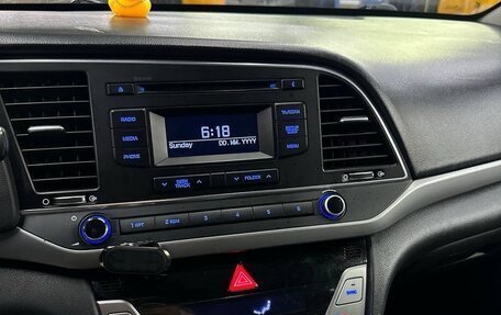 Hyundai Elantra VI рестайлинг, 2017 год, 900 000 рублей, 12 фотография