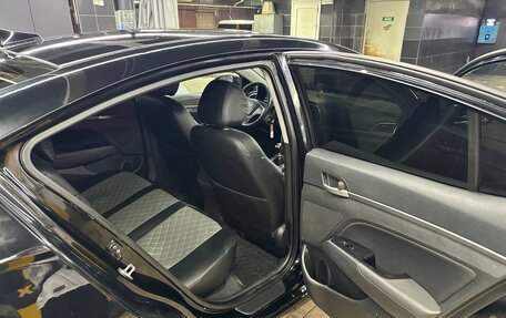 Hyundai Elantra VI рестайлинг, 2017 год, 900 000 рублей, 14 фотография