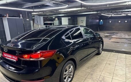 Hyundai Elantra VI рестайлинг, 2017 год, 900 000 рублей, 6 фотография
