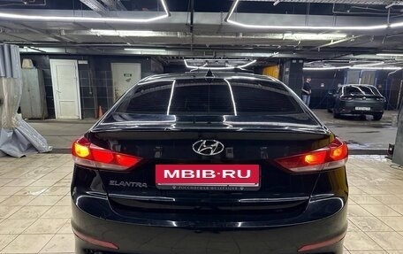 Hyundai Elantra VI рестайлинг, 2017 год, 900 000 рублей, 15 фотография