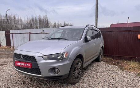 Mitsubishi Outlander III рестайлинг 3, 2011 год, 905 000 рублей, 1 фотография