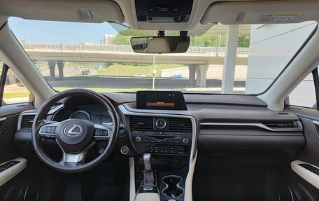 Lexus RX IV рестайлинг, 2017 год, 3 100 000 рублей, 14 фотография