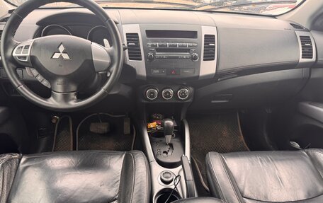 Mitsubishi Outlander III рестайлинг 3, 2011 год, 905 000 рублей, 6 фотография