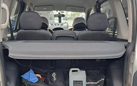Toyota FunCargo, 2005 год, 700 000 рублей, 4 фотография